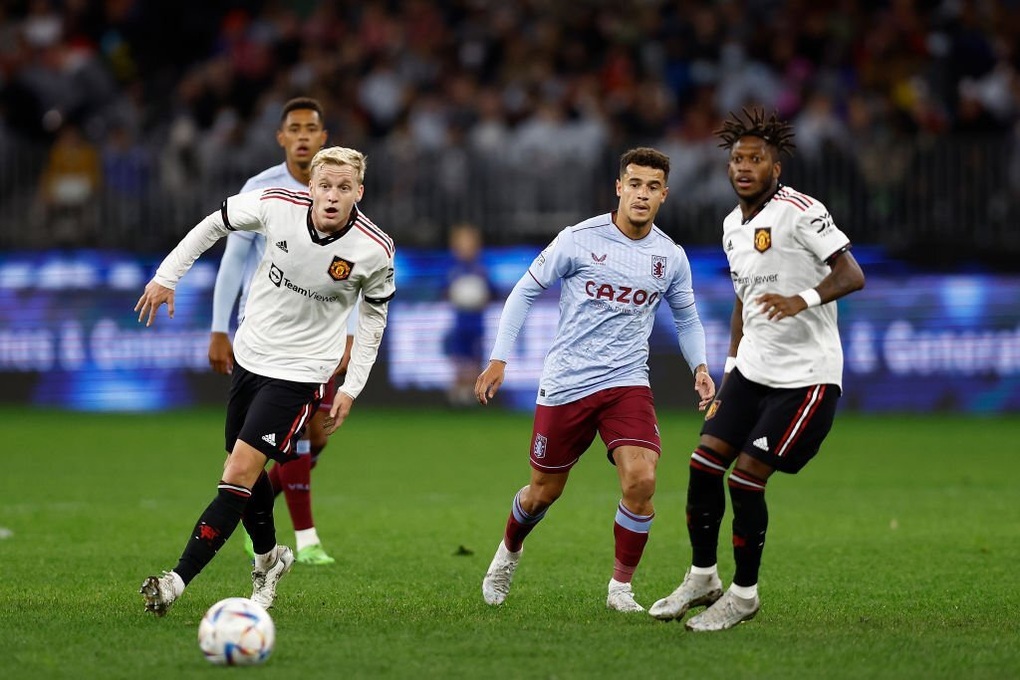 Man Utd tuột chiến thắng trước Aston Villa ở phút bù giờ - 2 Man Utd tuột chiến thắng trước Aston Villa ở phút bù giờ - 2