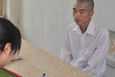 Nghi vợ ngoại tình, mang dao đâm chết mẹ vợ  