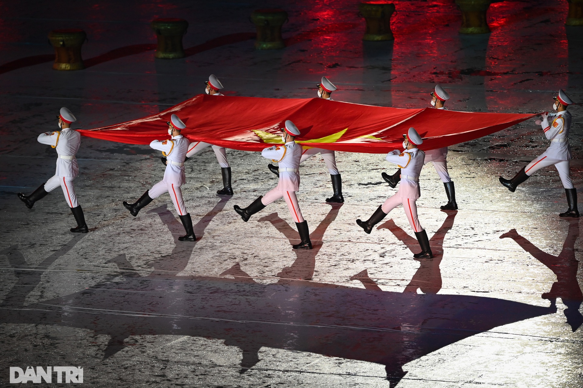 Toàn cảnh lễ khai mạc SEA Games 31: Rực rỡ chào mừng Đông Nam Á tỏa sáng - 8