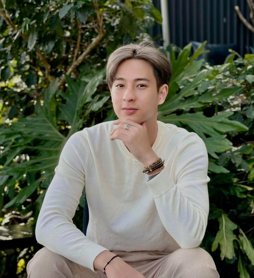 Hot boy cầu lông Phạm Hồng Nam lên xe hoa với bạn gái yêu 5 năm - 4 Hot boy cầu lông Phạm Hồng Nam lên xe hoa với bạn gái yêu 5 năm - 4