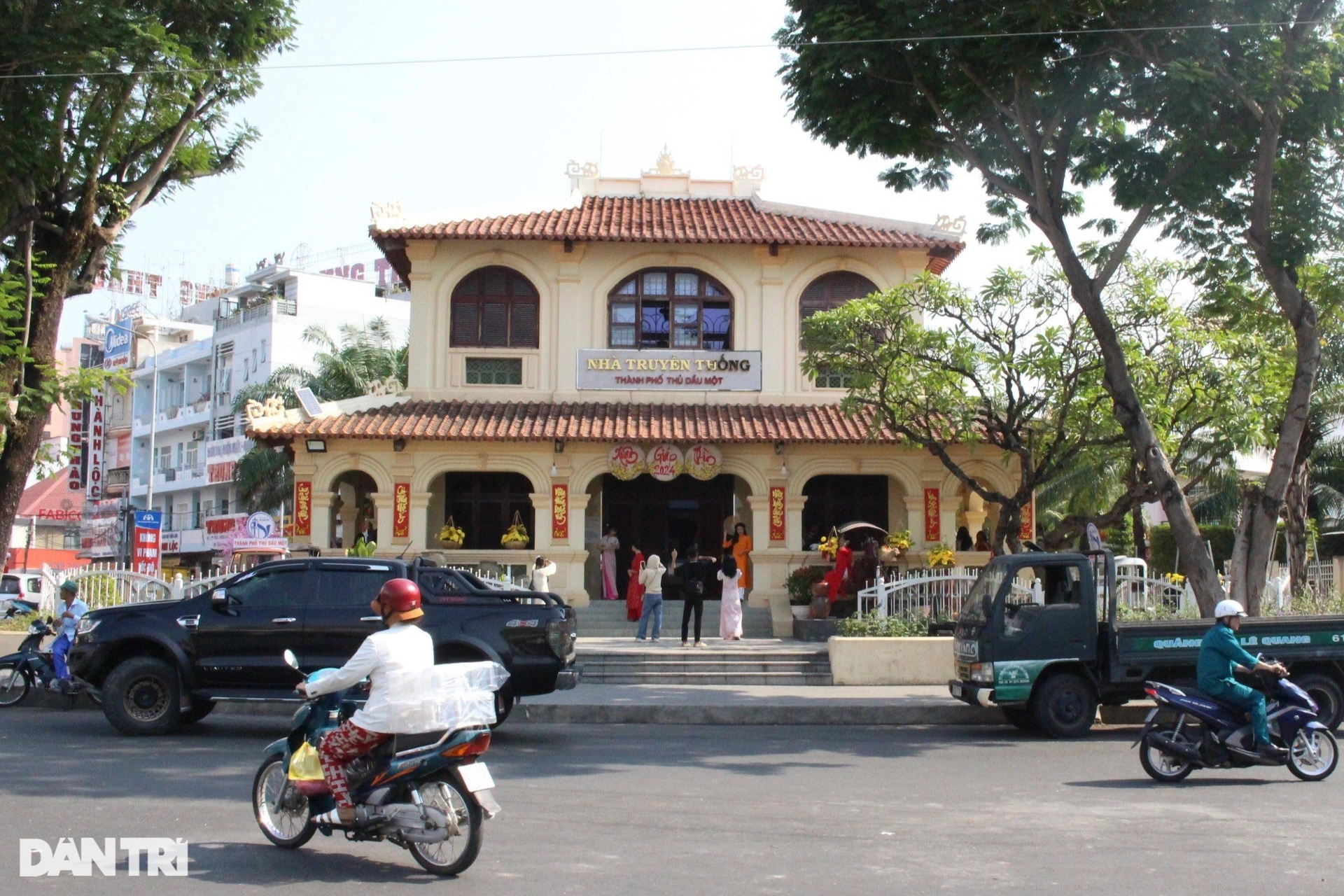 Giới trẻ Bình Dương đội nắng check-in tại nhà truyền thống Thủ Dầu Một - 1 Giới trẻ Bình Dương đội nắng check-in tại nhà truyền thống Thủ Dầu Một - 1