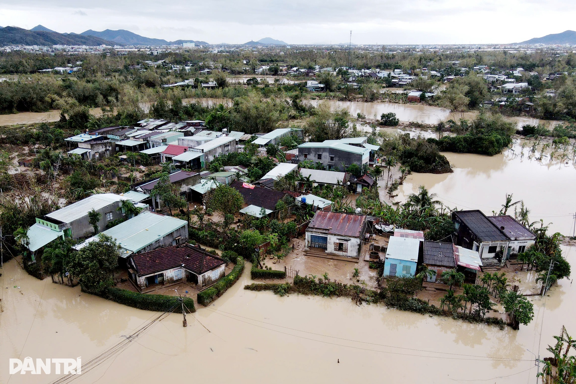 Lũ phá cửa cuốn trôi tài sản, nhiều gia đình trắng tay sau đại hồng thủy - 6