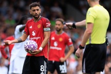 Fernandes đá hỏng 11m khiến Man Utd rơi điểm trước Fulham