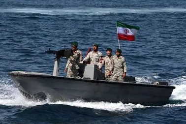 Iran bắt tàu chở dầu nước ngoài trên Vịnh Oman vì cáo buộc buôn lậu