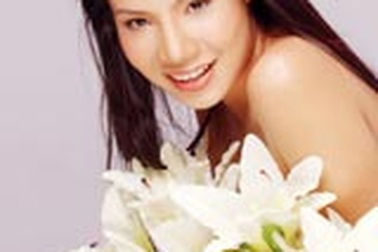 Hồ Quỳnh Hương ra đĩa đơn mừng sinh nhật Bác Hồ