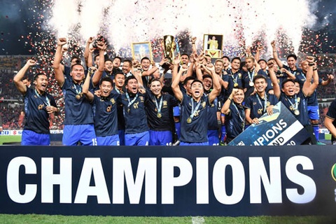 Đội tuyển Thái Lan nhận "mưa tiền thưởng" sau chức vô địch AFF Cup 2016