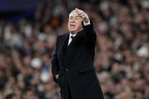 HLV Ancelotti nói lên thực tế buồn khi Real Madrid trở thành cựu vô địch