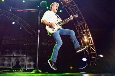 Rocker Eddie Van Halen qua đời vì ung thư