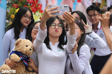 Điểm chuẩn Trường Đại học Ngoại ngữ - Tin học TPHCM dao động 15-21,5