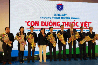 Tiền Việt vẫn "đổ" vào thuốc ngoại