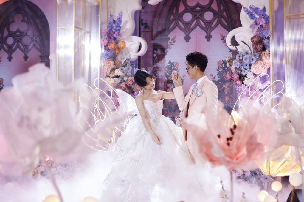 Đám cưới Tizi - Đích Lép: Chi tiền tỷ, thiết kế như cung điện cổ tích - 2 Đám cưới Tizi - Đích Lép: Chi tiền tỷ, thiết kế như cung điện cổ tích - 2