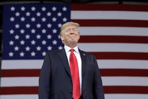 Ông Trump gây bão  mạng với bình luận "nước Pháp đang bốc cháy"