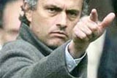 Mourinho lại càu nhàu