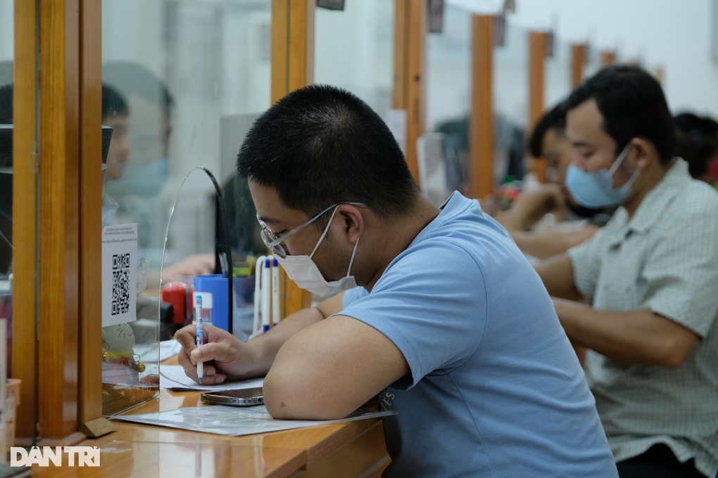Bộ trưởng Nội vụ giải thích gì việc 40.000 cán bộ, 4.600 tiến sĩ, thạc sĩ nghỉ việc? - 2 Bộ trưởng Nội vụ giải thích gì việc 40.000 cán bộ, 4.600 tiến sĩ, thạc sĩ nghỉ việc? - 2