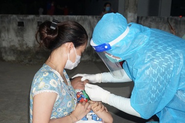 Tín hiệu tích cực tại "điểm nóng" dịch Covid-19 ở Nghệ An, Quảng Bình