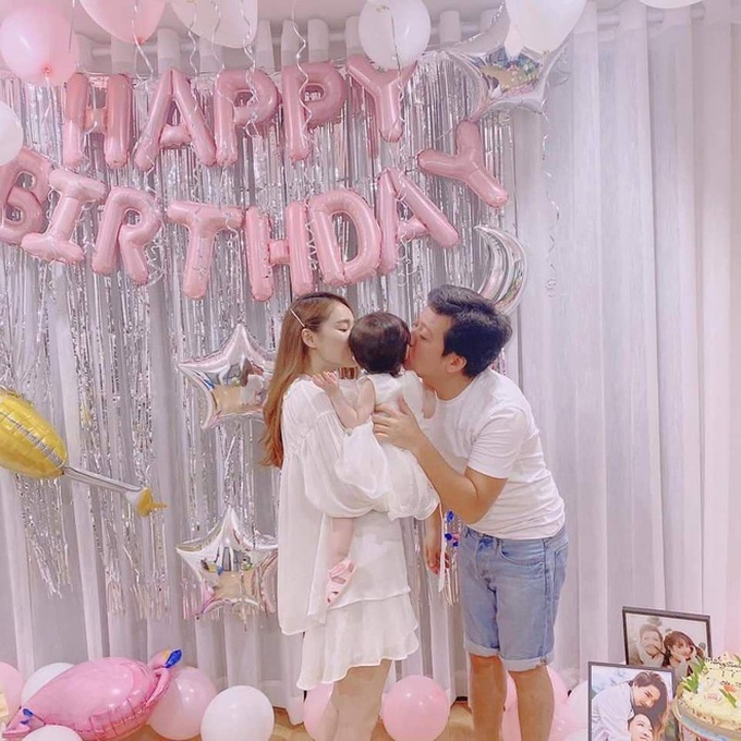 Nhã Phương kỷ niệm 5 năm yêu nhau cực tình tứ bên Trường Giang, lần đầu tiết lộ thời điểm phải lòng ông xã - Ảnh 6. Nhã Phương kỷ niệm 5 năm yêu nhau cực tình tứ bên Trường Giang, lần đầu tiết lộ thời điểm phải lòng ông xã - Ảnh 6.