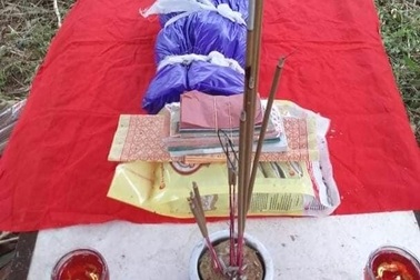 Phát hiện hài cốt kèm chiếc bút khắc chữ "quyết tâm đánh thắng giặc..."