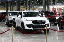 VinFast Lux tiếp tục tăng giá thêm 65 triệu đồng