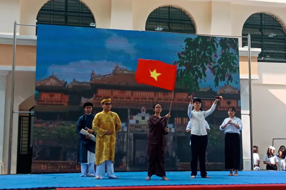 Học trò tái hiện các nhân vật lịch sử qua hình thức cosplay - 1 Học trò tái hiện các nhân vật lịch sử qua hình thức cosplay - 1