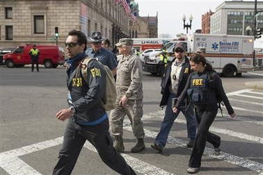 FBI điều tra vụ “khủng bố” ở Boston, thế giới thắt chặt an ninh