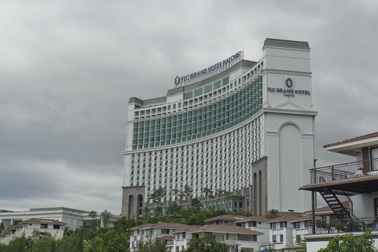 Nhiều khách hàng đệ đơn ra tòa kiện tập thể Công ty FLC Hạ Long