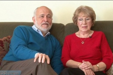 Đều đặn viết thư tình cho vợ mỗi ngày trong suốt 40 năm