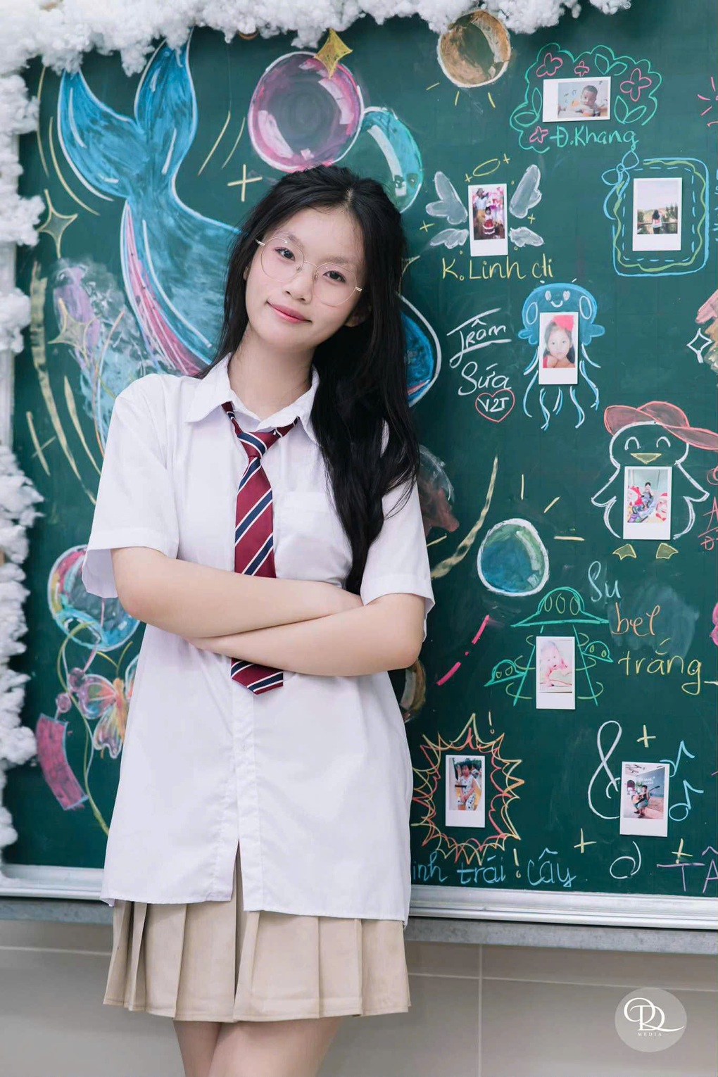 Nữ sinh từng ngán chữ, viết 9 trang, thành thủ khoa môn văn thi lớp 10 - 2 Nữ sinh từng ngán chữ, viết 9 trang, thành thủ khoa môn văn thi lớp 10 - 2