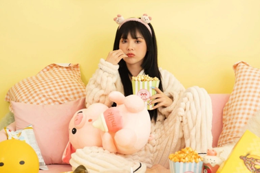 Thành viên nhỏ tuổi nhất Mắt Ngọc tái xuất, sợ bị khán giả chê... làm lố