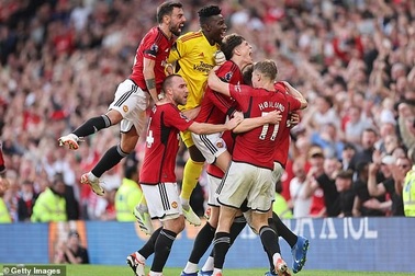 Gary Neville dự báo kết cục buồn của Man Utd ở Premier League