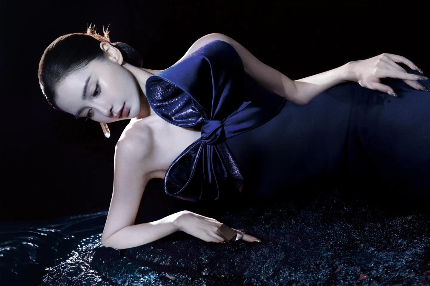 Gallery - Angelababy muốn khóc vì bị chê già: Khi áp lực “luôn trẻ” đè nặng nghệ sĩ | Báo Dân trí - image 1