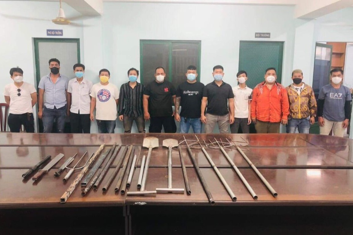 Hé lộ nguyên nhân 2 nhóm thanh niên hỗn chiến trên đường - 2 Hé lộ nguyên nhân 2 nhóm thanh niên hỗn chiến trên đường - 2