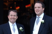 Bộ trưởng Quốc phòng Anh và rắc rối với người phù rể 