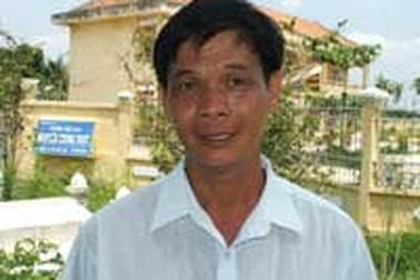 Thầy giáo hiến đất xây trường