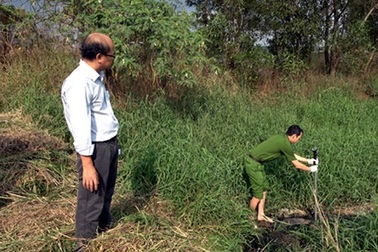 Bắt quả tang công ty xả nước thải trực tiếp ra sông Tha La