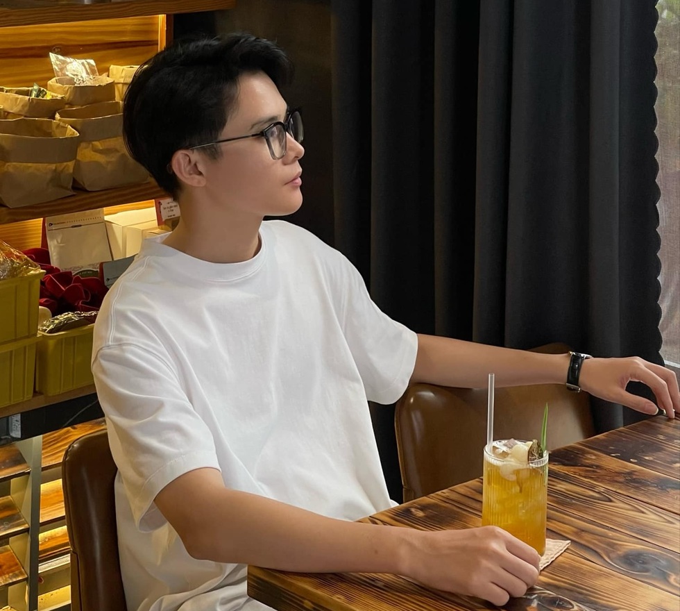 Chi tiền triệu mua… không khí làm việc tại quán cà phê - 5