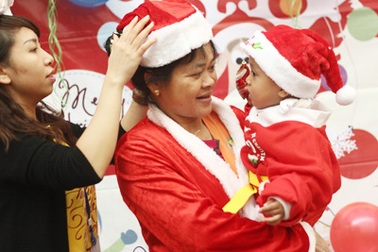 1.000 nhiếp ảnh gia chụp ảnh Giáng sinh miễn phí cho trẻ em, người nghèo