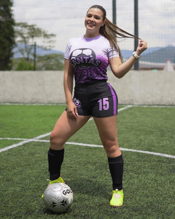 ក្រុមបាល់ទាត់សិចស៊ីបំផុតលើលោកបង្កឱ្យមានអារម្មណ៍រំភើបជាមួយក្រុមតារាម៉ូដែលល្បីៗ - ២ Đội bóng gợi cảm nhất thế giới, gây sốt vì toàn người mẫu đình đám - 2