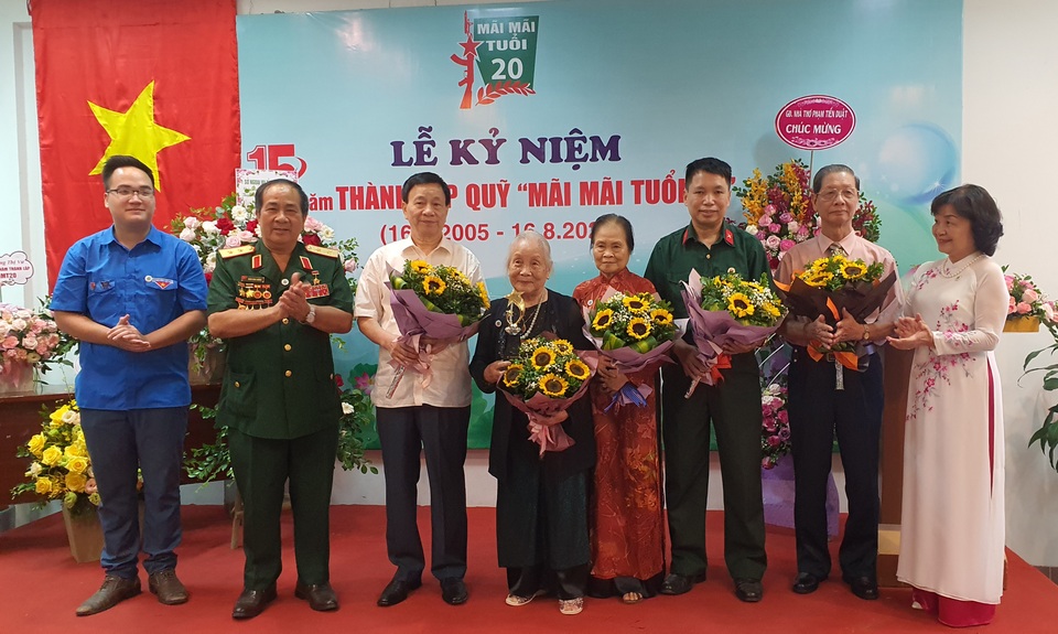 15 năm lan tỏa những giá trị nhân văn của Quỹ Mãi mãi tuổi 20 - 1 15 năm lan tỏa những giá trị nhân văn của Quỹ Mãi mãi tuổi 20 - 1