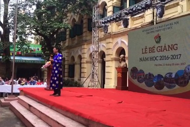 Học sinh Việt Đức đồng thanh nói cảm ơn cha mẹ và thầy cô