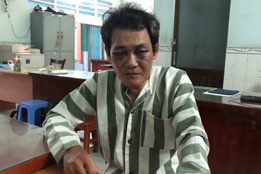 Yêu cầu tạm giam người đàn ông “nựng” bé gái 7 tuổi