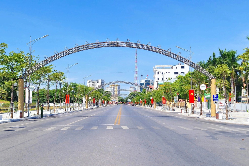 Hình ảnh thành phố Đỏ trong ngày đầu thực hiện ai ở đâu ở yên đó - 12 Hình ảnh thành phố Đỏ trong ngày đầu thực hiện ai ở đâu ở yên đó - 12