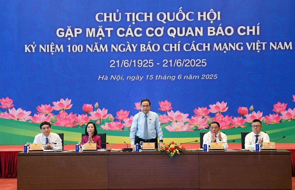 Báo chí Cách mạng Việt Nam: “Mạch nguồn tri thức - Kết nối niềm tin” - 4 Báo chí Cách mạng Việt Nam: “Mạch nguồn tri thức - Kết nối niềm tin” - 4