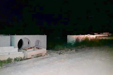 Bé trai chết đuối thương tâm dưới hố nước công trình