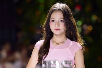 Con gái 9 tuổi của Phương Vy: Sở hữu vẻ đẹp lai được ví "hoa hậu tương lai"