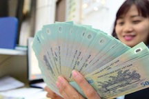 Tăng lương để giữ người: Cách làm sai lầm?