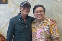 NSND Thanh Điền nói gì về việc đệm tiếng Anh trong vở "Dạ cổ hoài lang"?