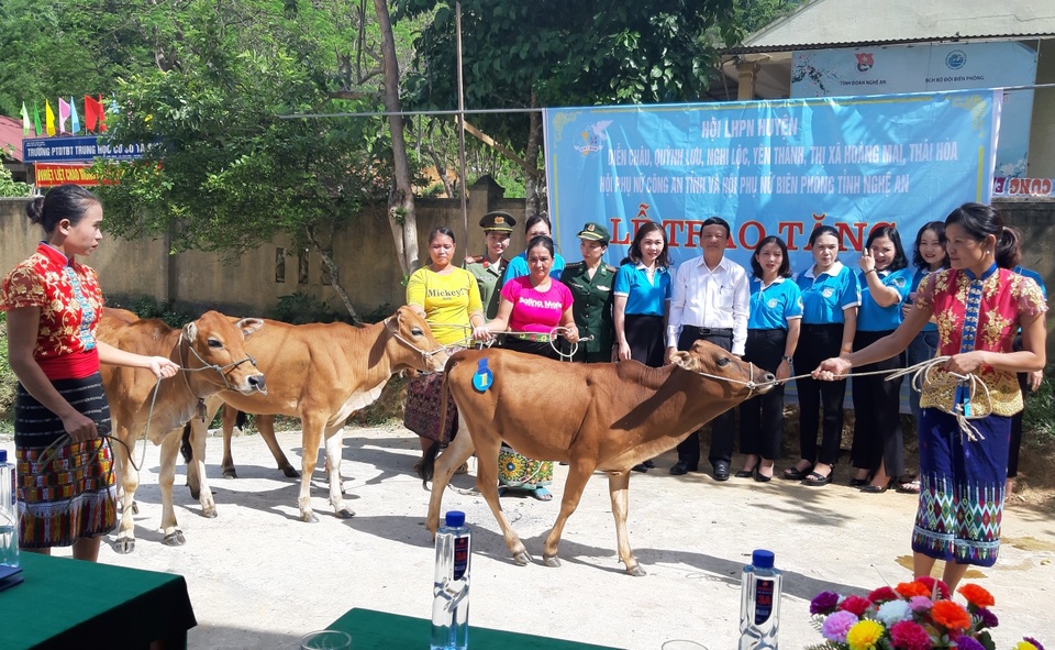 Huyện Tương Dương triển khai mô hình Điểm sáng phụ nữ vùng biên - 1 Huyện Tương Dương triển khai mô hình Điểm sáng phụ nữ vùng biên - 1