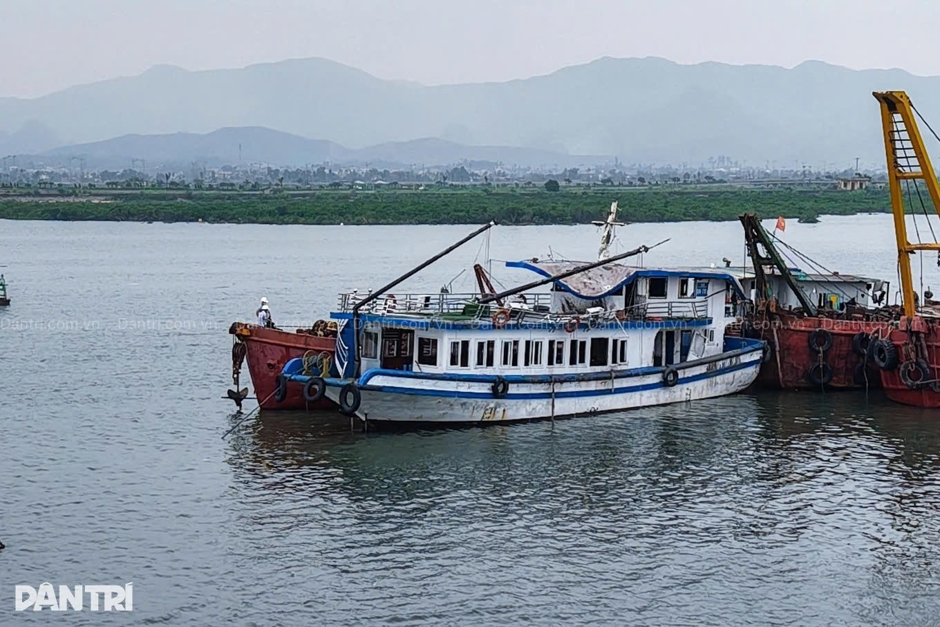 Hà Nội: Đề xuất hỗ trợ gia đình nạn nhân tử vong vụ lật tàu 25 triệu đồng - 1