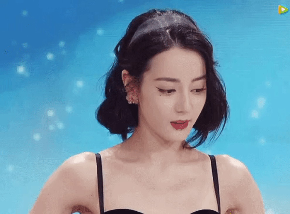 Địch Lệ Nhiệt Ba: Kiêu sa như công chúa nhưng... quá gầy! - 9 Địch Lệ Nhiệt Ba: Kiêu sa như công chúa nhưng... quá gầy! - 9