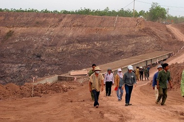 Hàng chục người dân cản trở thi công công trình thủy điện